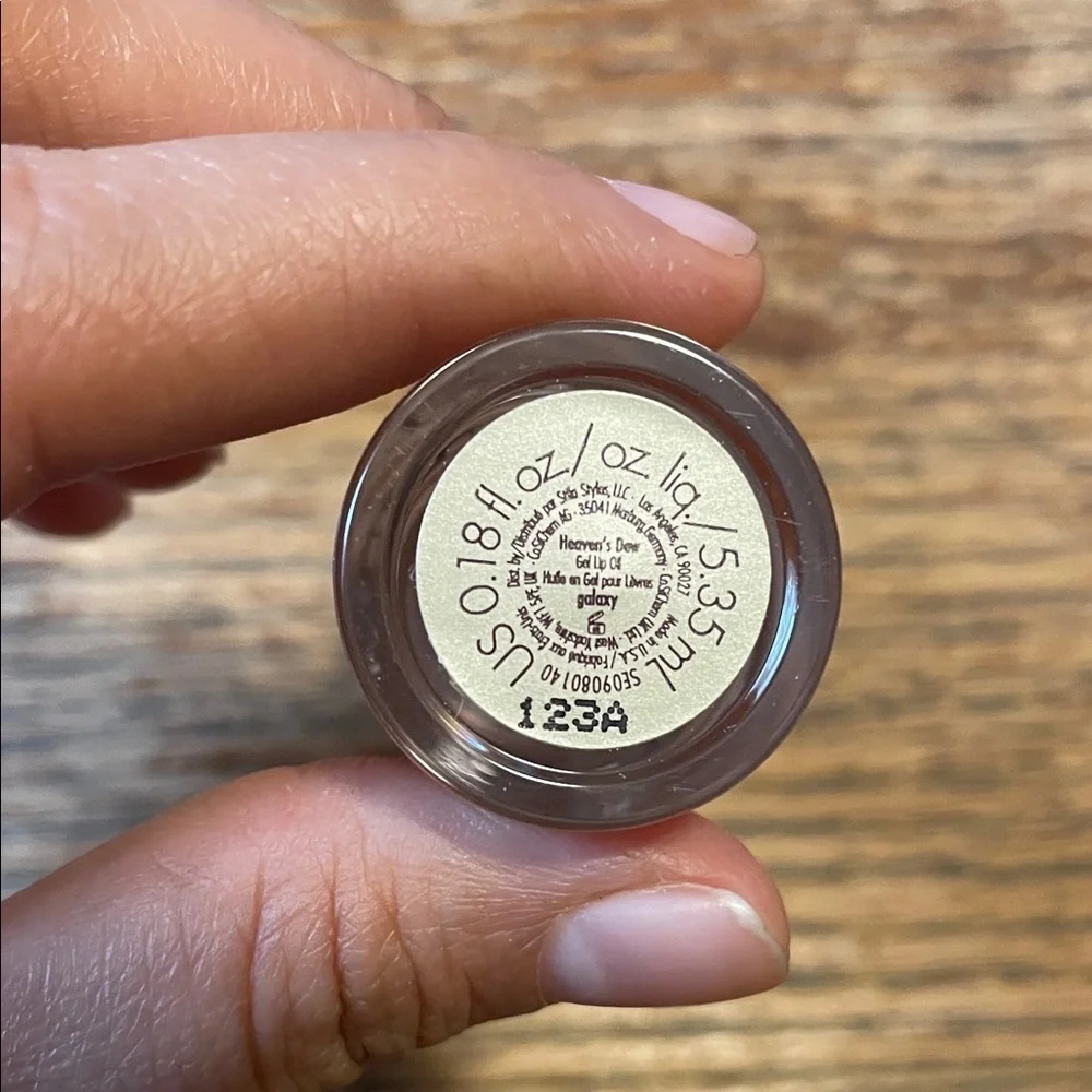 Stila Heaven's Dew Gel Lip Oil in Sparkling Gold